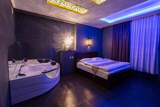 Отель Baden-Baden Hotel Ереван Стандартный двухместный номер с 1 кроватью-1